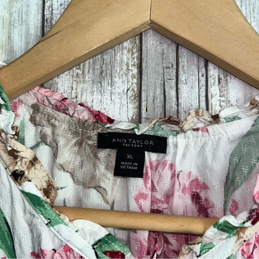 Ann Taylor Floral Blouse - Picture 6 of 6